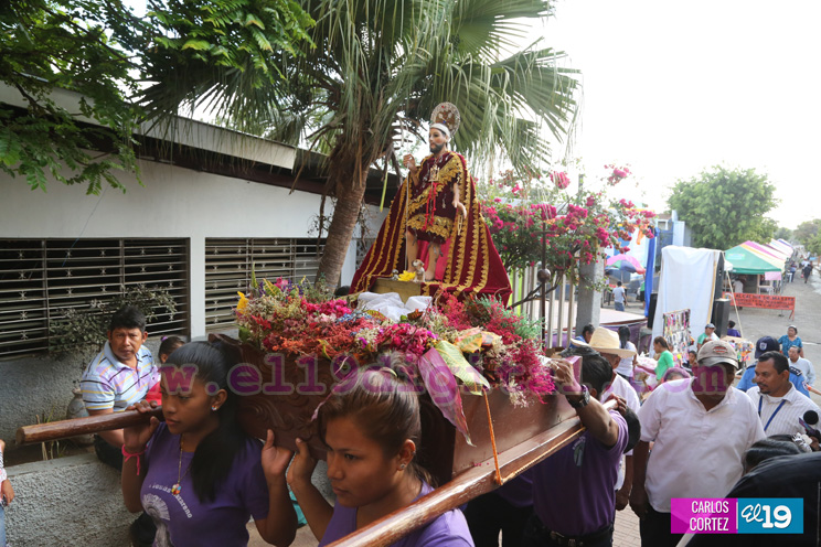 Masaya celebra un a&ntilde;o m&aacute;s a San L&aacute;zaro con el tradicional desfile de mascotas  